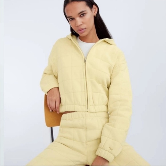 Aritzia TNA Quilted Sweatshirt - Picture 2 of 8